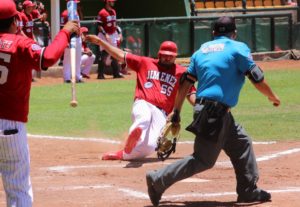 barrida jugador rojos jimenez 2017 beisbol chihuahua